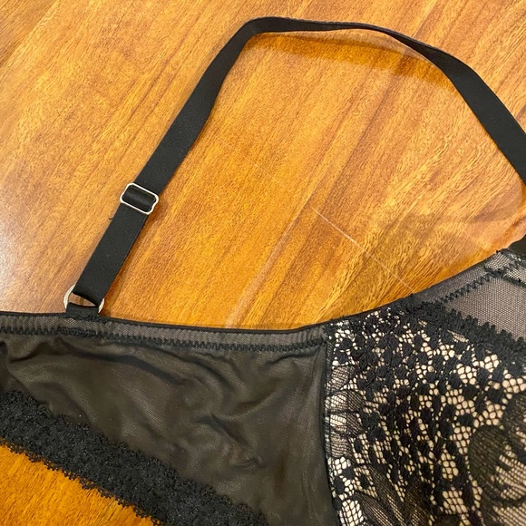 Victoria’s Secret padded black lace demi bra - Picture 3 of 9